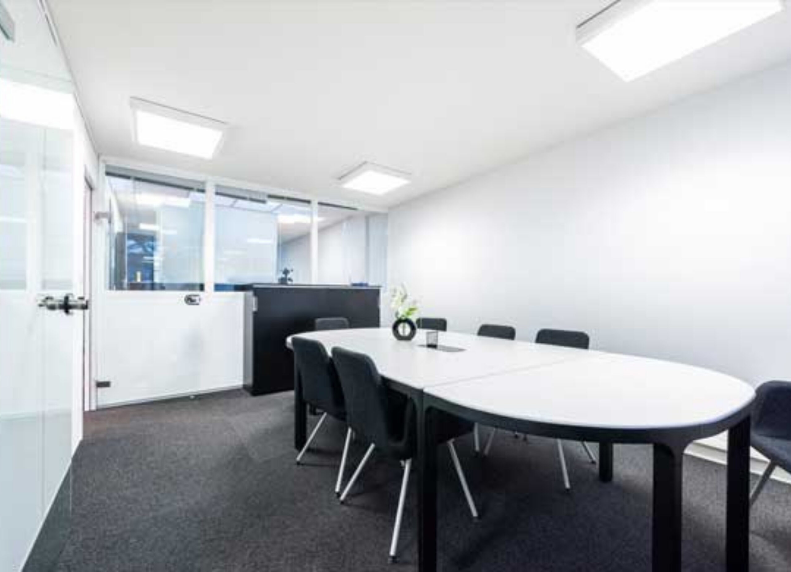 création graphique print signalétique panneaux immobiliers plaquette commerciale dépliant cartes de visite flyers calendrier grand format roll-up enseigne vitrophanie adhésif micro-perforé covering véhicule / covering voiture panneau de fin de chantier goodies personnalisés signature mail photographie