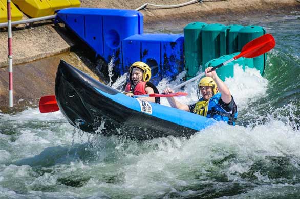 création graphique print signalétique panneaux immobiliers plaquette commerciale dépliant cartes de visite flyers calendrier grand format roll-up enseigne vitrophanie adhésif micro-perforé covering véhicule / covering voiture panneau de fin de chantier goodies personnalisés signature mail photographie