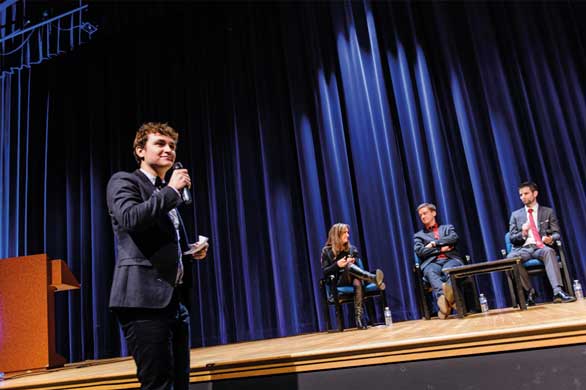 création graphique print signalétique panneaux immobiliers plaquette commerciale dépliant cartes de visite flyers calendrier grand format roll-up enseigne vitrophanie adhésif micro-perforé covering véhicule / covering voiture panneau de fin de chantier goodies personnalisés signature mail photographie