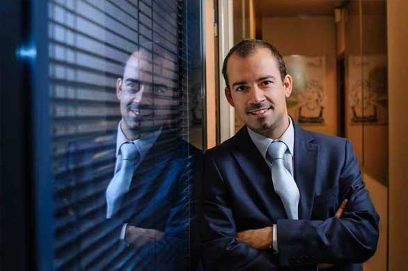 création graphique print signalétique panneaux immobiliers plaquette commerciale dépliant cartes de visite flyers calendrier grand format roll-up enseigne vitrophanie adhésif micro-perforé covering véhicule / covering voiture panneau de fin de chantier goodies personnalisés signature mail photographie