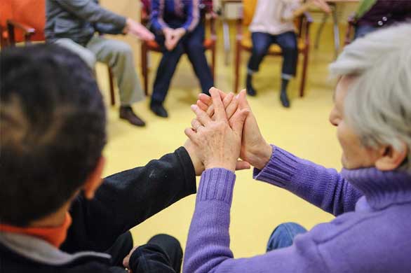 création graphique print signalétique panneaux immobiliers plaquette commerciale dépliant cartes de visite flyers calendrier grand format roll-up enseigne vitrophanie adhésif micro-perforé covering véhicule / covering voiture panneau de fin de chantier goodies personnalisés signature mail photographie